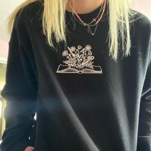 flower book crewneck